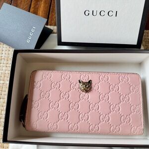 Gucci Pink Embossed Wallet with Cat Detail